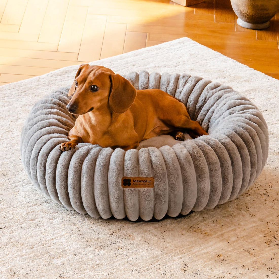 MEWOOFUN Donut Dog Bed – Small, Fluffy, Calming, Washable, Non-Slip, Grey (25”)