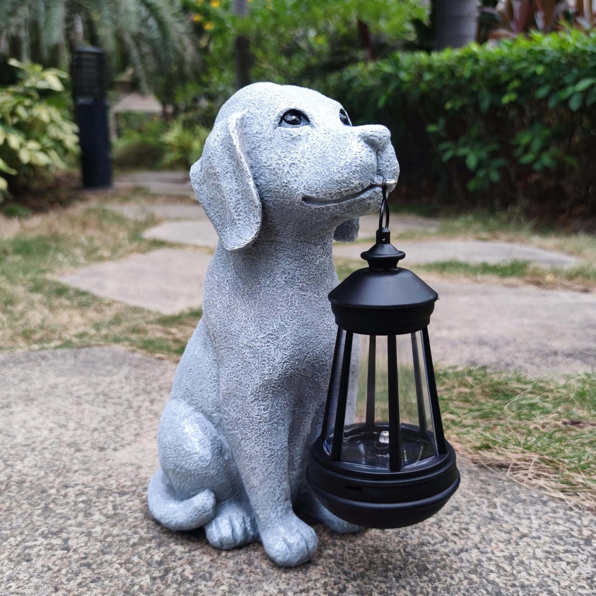 Solar Dog Garden Lantern – LED Outdoor Statue for Yard, Patio & Balcony